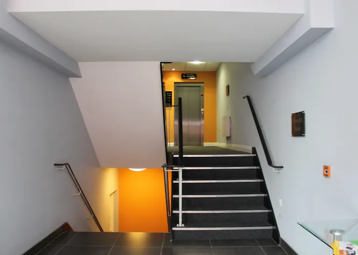 Hof - Central Point Apartments